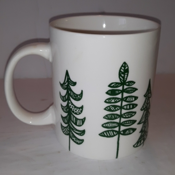 2015 Starbucks Christmas Tree 12oz mug - Picture 2 of 3